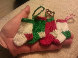 Tejer a crochet calcetines de navidad