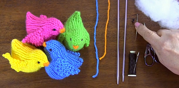 Cómo tejer pajaritos a crochet en dos agujas