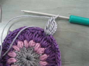 Circulo estilo granny a crochet