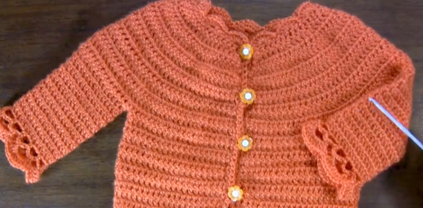 Refrescante Puntualidad Salir Cómo tejer una chaqueta con bordes calados de niña - Simple Crochet